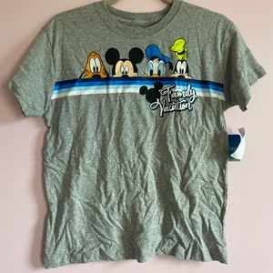 DISNEY tee shirt kids/womens